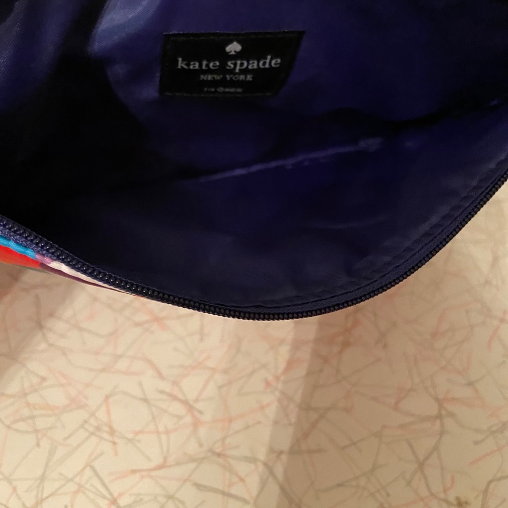 Kate Spade clutch for Qantas Air. Colorful geometric design w/ deep blue lining - Picture 5 of 8